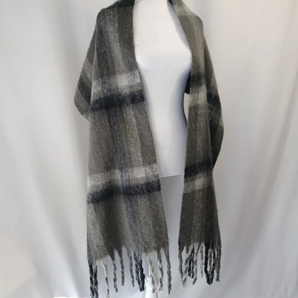Steve Madden Brushed Plaid, Blanket Wrap Scarf, Black/Gray, Fringe, One Size